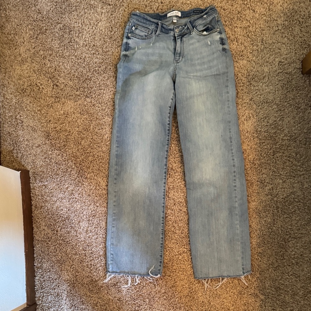 Judy Blue Light Wash Straight Leg Jeans